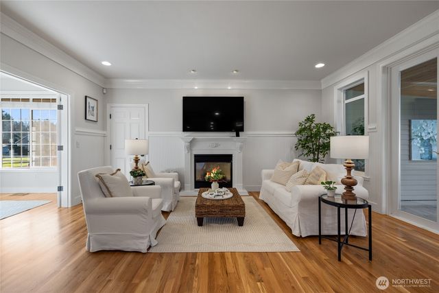 16209 205th Place SE, Renton, WA 98059