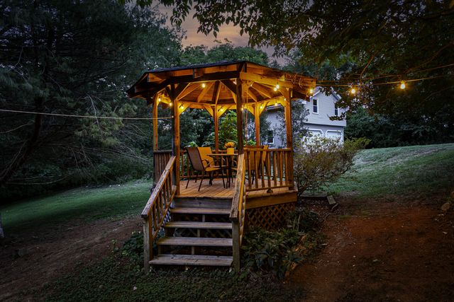 1112 Meadowbrook Trail, Hillsborough, NC 27278