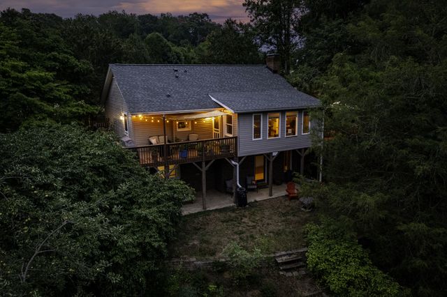 1112 Meadowbrook Trail, Hillsborough, NC 27278