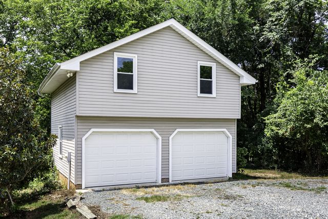 1112 Meadowbrook Trail, Hillsborough, NC 27278