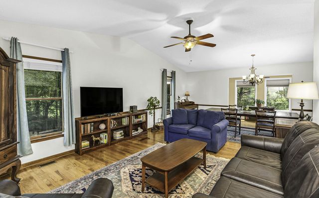 1112 Meadowbrook Trail, Hillsborough, NC 27278