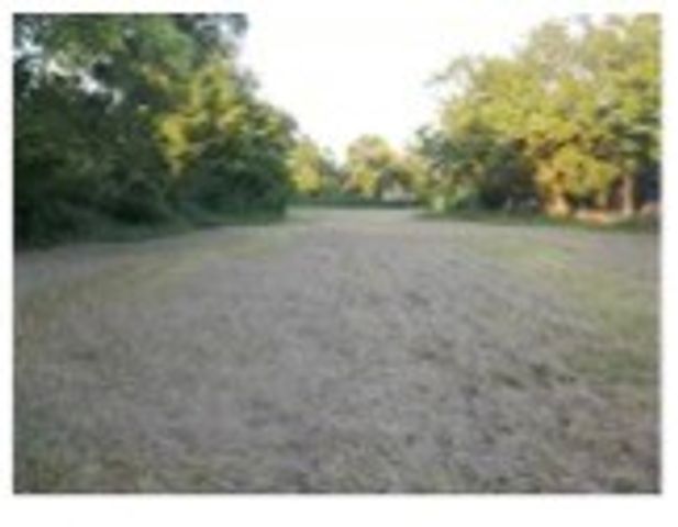 2180 E Cherry Street, Paris, TX 75460