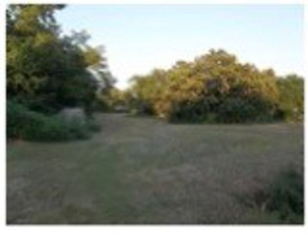 2180 E Cherry Street, Paris, TX 75460
