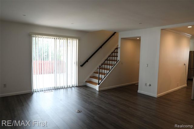 28000 Universal Drive 1, Warren, MI 48092