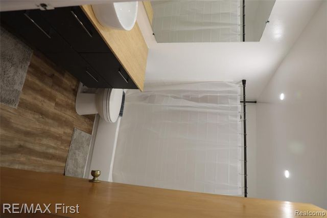 28000 Universal Drive 1, Warren, MI 48092