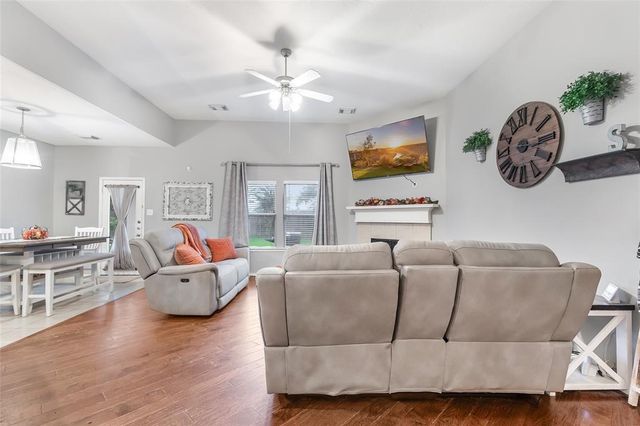 1722 Penina Drive, Crosby, TX 77532