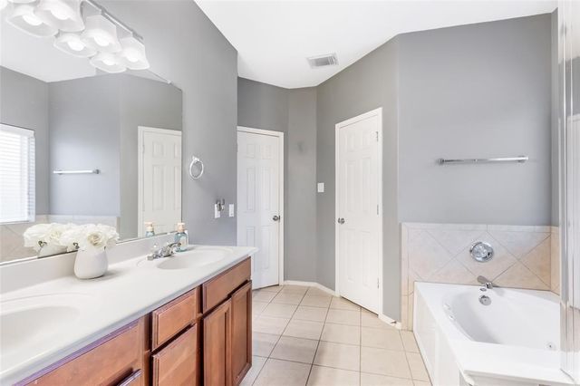 1722 Penina Drive, Crosby, TX 77532