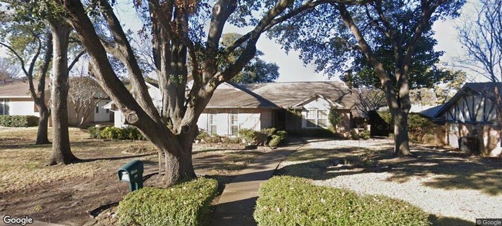 911 Clint Smith Drive, Duncanville, TX 75137