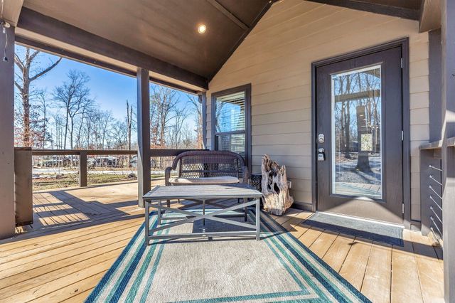 318 Waters Edge Way, Tracy City, TN 37387