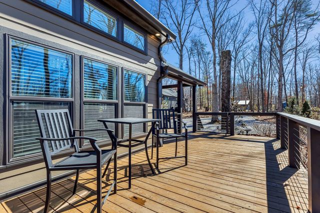 318 Waters Edge Way, Tracy City, TN 37387