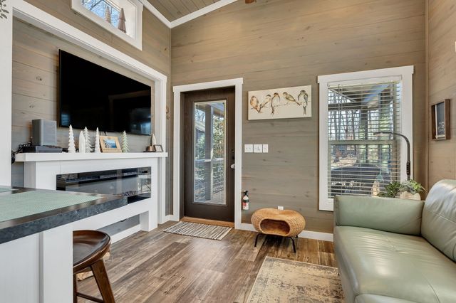 318 Waters Edge Way, Tracy City, TN 37387