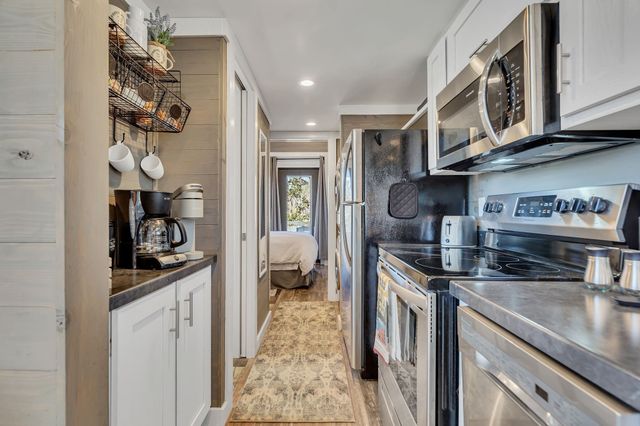 318 Waters Edge Way, Tracy City, TN 37387