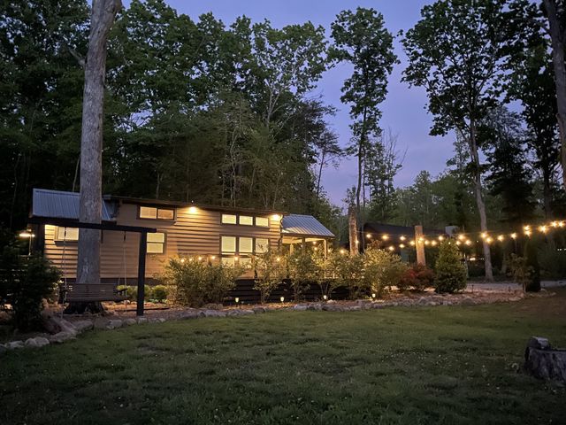 318 Waters Edge Way, Tracy City, TN 37387