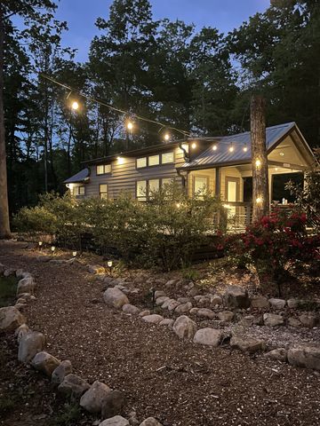 318 Waters Edge Way, Tracy City, TN 37387