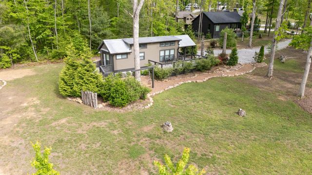 318 Waters Edge Way, Tracy City, TN 37387