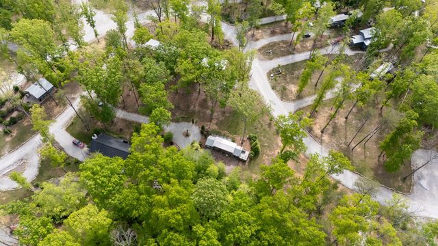 318 Waters Edge Way, Tracy City, TN 37387