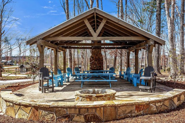 318 Waters Edge Way, Tracy City, TN 37387