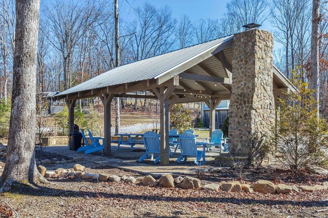 318 Waters Edge Way, Tracy City, TN 37387