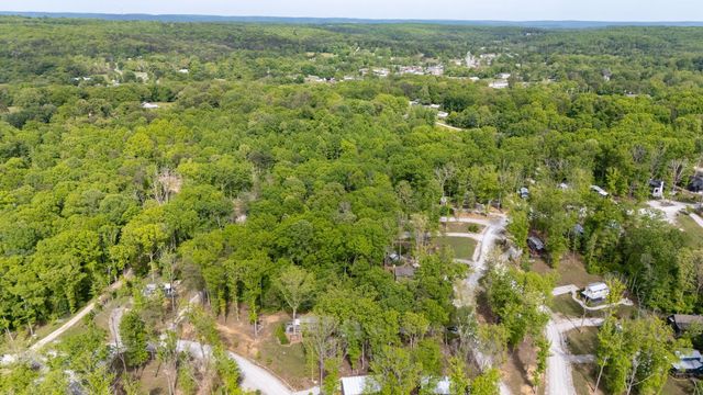 318 Waters Edge Way, Tracy City, TN 37387