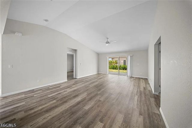 202 NW 25th PL, Cape Coral, FL 33993