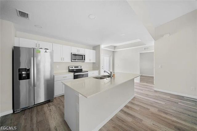 202 NW 25th PL, Cape Coral, FL 33993
