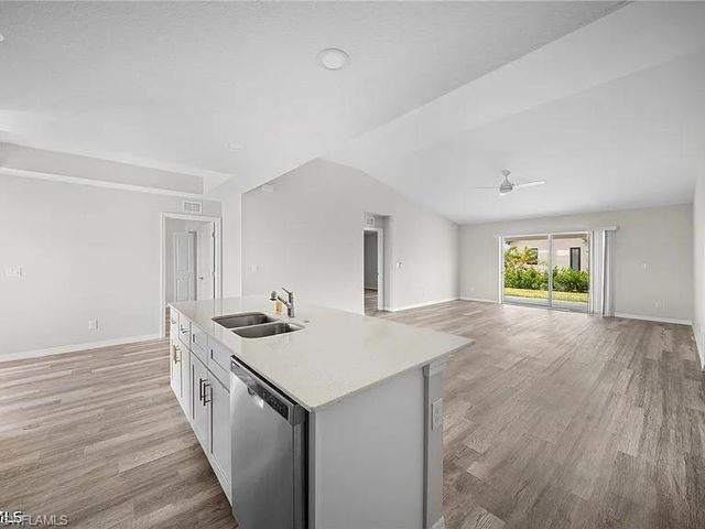 202 NW 25th PL, Cape Coral, FL 33993