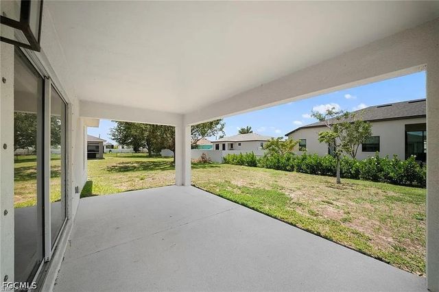 202 NW 25th PL, Cape Coral, FL 33993