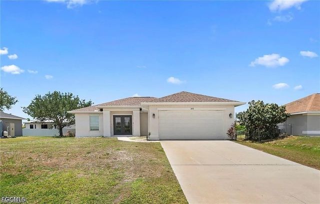 202 NW 25th PL, Cape Coral, FL 33993