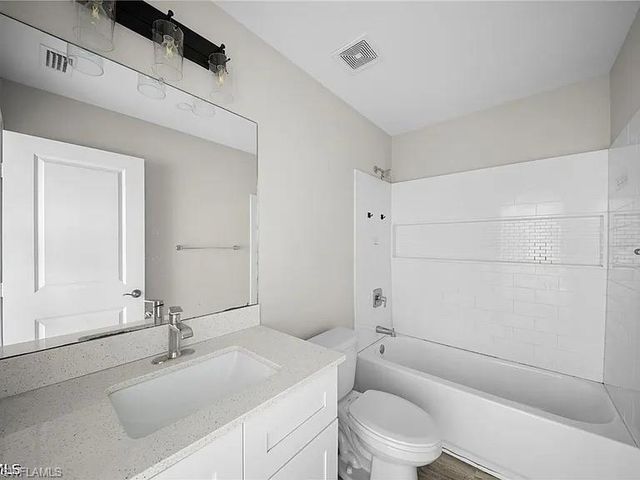 202 NW 25th PL, Cape Coral, FL 33993