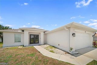 202 NW 25th PL, Cape Coral, FL 33993