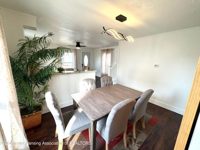 1233 W Michigan Avenue, Lansing, MI 48915