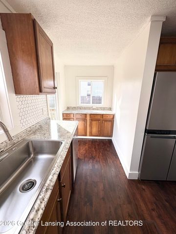 1233 W Michigan Avenue, Lansing, MI 48915