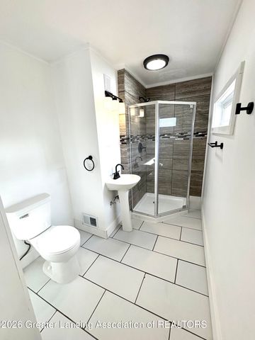 1233 W Michigan Avenue, Lansing, MI 48915