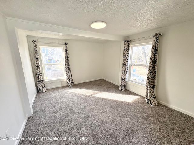 1233 W Michigan Avenue, Lansing, MI 48915