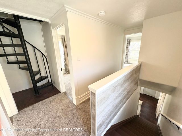 1233 W Michigan Avenue, Lansing, MI 48915