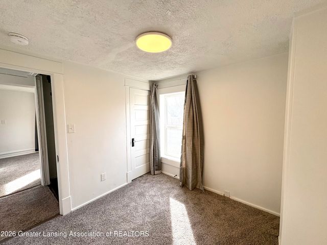 1233 W Michigan Avenue, Lansing, MI 48915