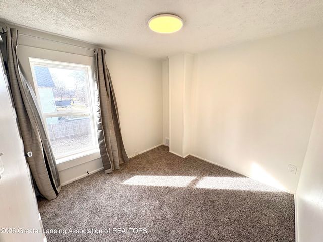 1233 W Michigan Avenue, Lansing, MI 48915