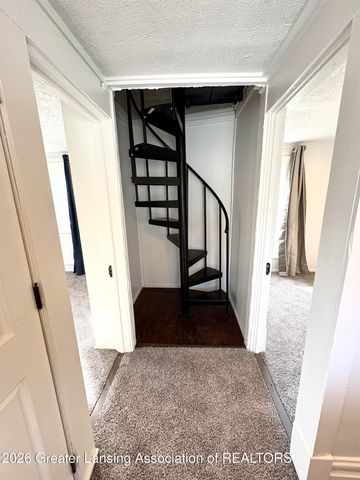 1233 W Michigan Avenue, Lansing, MI 48915