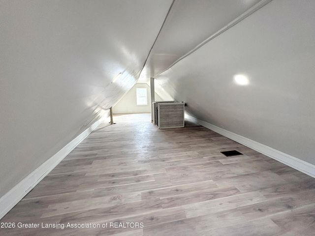 1233 W Michigan Avenue, Lansing, MI 48915