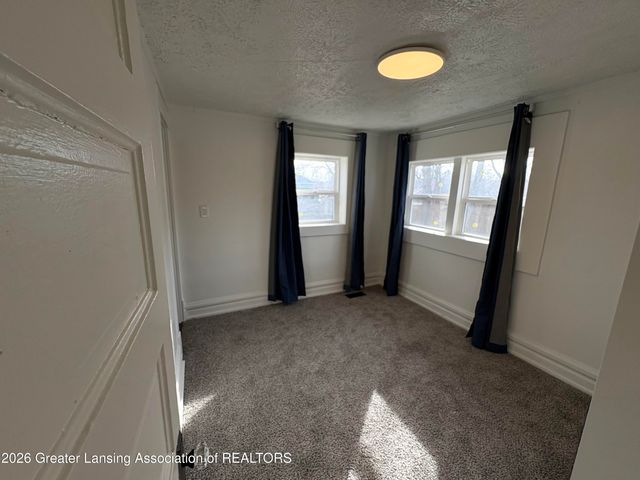 1233 W Michigan Avenue, Lansing, MI 48915