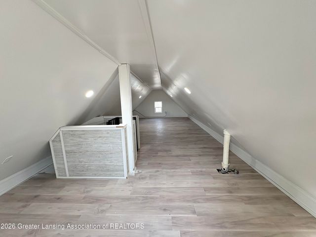 1233 W Michigan Avenue, Lansing, MI 48915