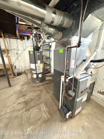 1233 W Michigan Avenue, Lansing, MI 48915