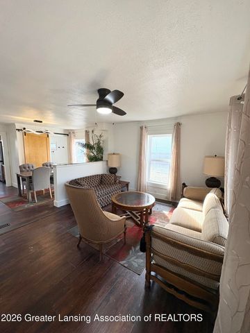 1233 W Michigan Avenue, Lansing, MI 48915