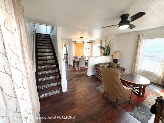 1233 W Michigan Avenue, Lansing, MI 48915