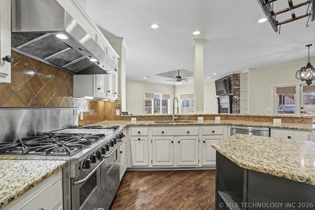 817 Countrywood Way, Sapulpa, OK 74066