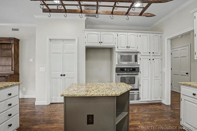 817 Countrywood Way, Sapulpa, OK 74066