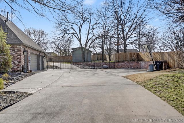 817 Countrywood Way, Sapulpa, OK 74066