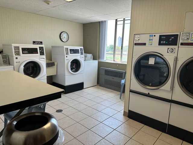110 W Butterfield Road 402S, Elmhurst, IL 60126