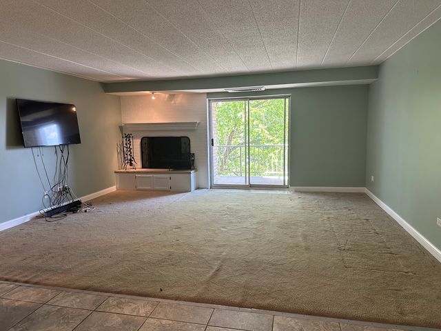 110 W Butterfield Road 402S, Elmhurst, IL 60126