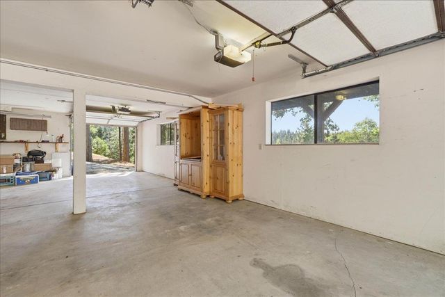 4057 Casselbarry Ct, Pollock Pines, CA 95726